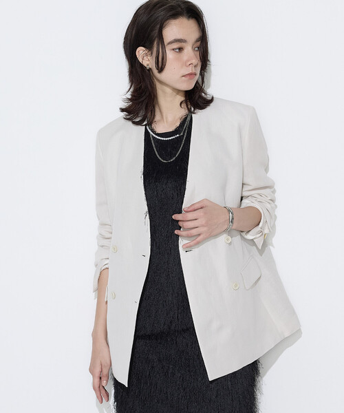 K.T KIYOKO TAKASE(キヨコタカセ)の「リネンウール Wブレストノーカラージャケット(ノーカラージャケット・レディース・ブラック/アイボリー・9号)」の1枚目の写真