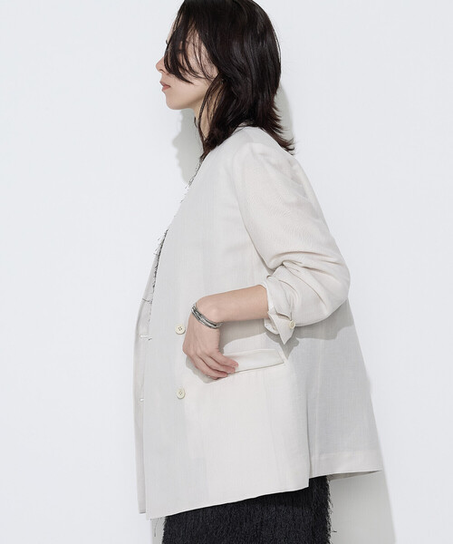 K.T KIYOKO TAKASE(キヨコタカセ)の「リネンウール Wブレストノーカラージャケット(ノーカラージャケット・レディース・ブラック/アイボリー・9号)」の5枚目の写真