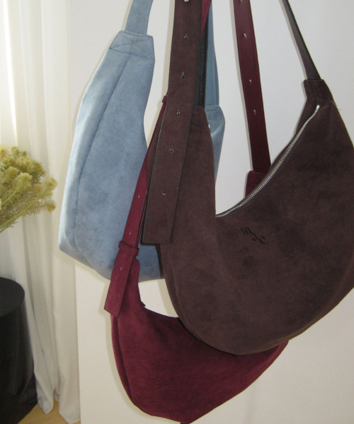 MUCU AND EBONY(ムクアンドエボニー)の「Becoming Suede Bag _ Wine(ショルダーバッグ・レディース・その他・FREE)」の3枚目の写真