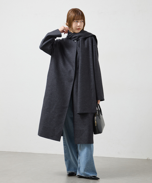 journal standard L'essage(ジャーナルスタンダードレサージュ)の「HARRIS WHARF LONDON Women scarf coat light pressed wool コート(その他アウター・レディース・ライトグレー・42)」の2枚目の写真