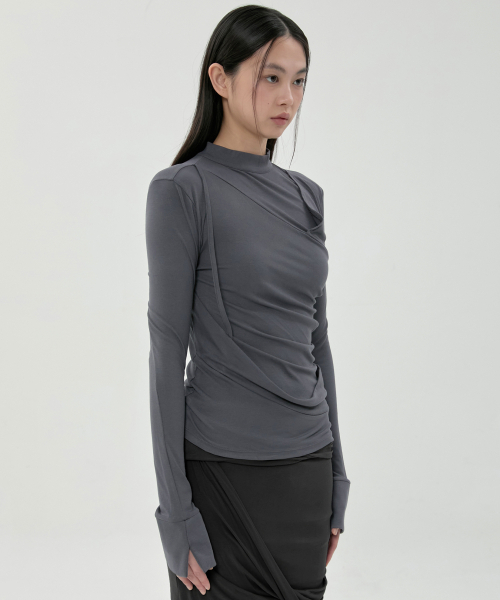 FLAREUP(フレアアップ)の「ドレープモックネック長袖 (FL-182_Charcoal)(Tシャツ/カットソー・レディース・チャコール・OS)」の2枚目の写真