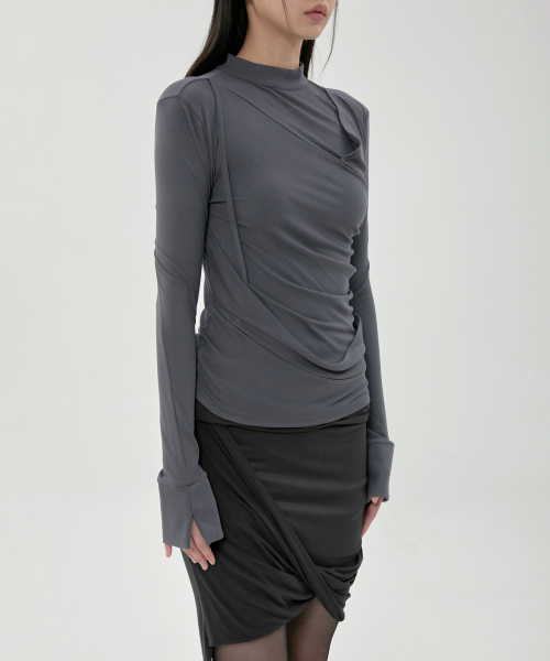 FLAREUP(フレアアップ)の「ドレープモックネック長袖 (FL-182_Charcoal)(Tシャツ/カットソー・レディース・チャコール・OS)」の4枚目の写真