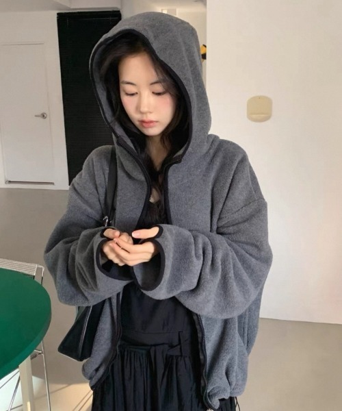 Ritzy(リッツィー)の「配色パイピング フリースジップパーカー アウター(その他アウター・レディース・モカ/グリーン/グレー・FREE)」の6枚目の写真