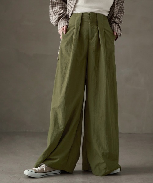Fashion Letter(ファッションレター)の「ハイウエストタックナイロンワイドパンツ(その他パンツ・レディース・ネイビー/チャコール/ブラック/カーキ・M)」の4枚目の写真