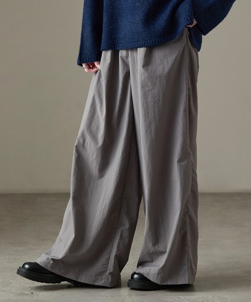 Fashion Letter(ファッションレター)の「ハイウエストタックナイロンワイドパンツ(その他パンツ・レディース・ネイビー/チャコール/ブラック/カーキ・M)」の3枚目の写真