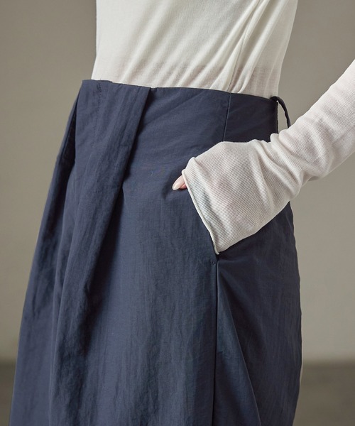 Fashion Letter(ファッションレター)の「ハイウエストタックナイロンワイドパンツ(その他パンツ・レディース・ネイビー/チャコール/ブラック/カーキ・M)」の12枚目の写真