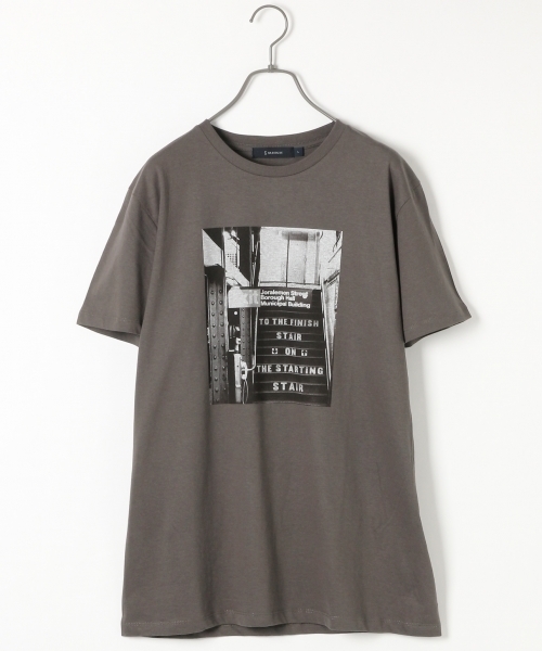 RAGEBLUE（レイジブルー）の「フォトプリントTシャツ半袖/720010（Tシャツ/カットソー・メンズ・ダークグレー/ネイビー/オフホワイト/ホワイト/その他4/グレー・LARGE/SMALL/MEDIUM）」の4枚目の写真