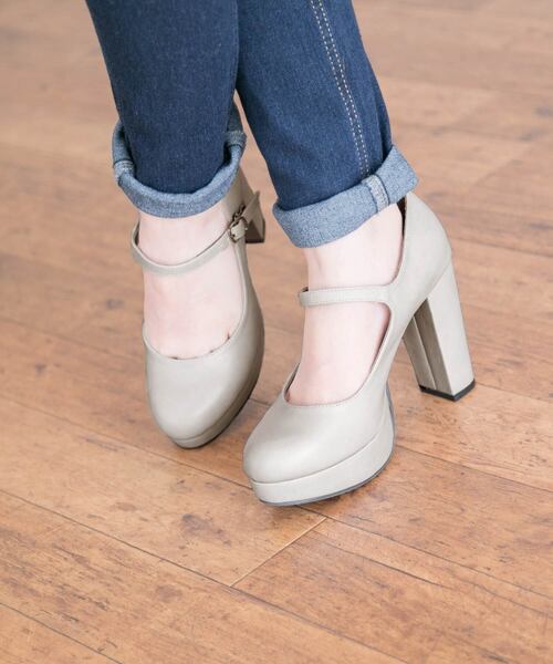 Newlyme（ニューリーミー）の「太ヒールパンプス（パンプス・レディース・ブルー/ホワイト/ブラック×ベージュ/ラベンダー/ホワイト×ブラウン/ブラック/ブラウン系その他2/ベージュ/ダークラベンダー/グレー/スモークピンク/ダークブラウン/レッド/ベージュ系その他/ハウンドトゥース/ブラック系その他/ライトピンク/インディゴブルー/ライトブルー/ピンクベージュ/クリアイエロー/カラフル/その他1/パープル/ピンク/その他2/マスタード/ブラウン系その他/ミント/その他/ドット/クリアレッド/ライトグレー/クリアブラック/ホワイト系その他/グリーン/モカ/レオパード/クリーム・23cm/24cm/23.5cm/24.5cm/25.5cm/22.5cm/25cm/22cm/26cm/21.5㎝/21cm/22.5㎝/23.5㎝/24.5㎝/24㎝/25㎝/23㎝/21.5cm）」の8枚目の写真
