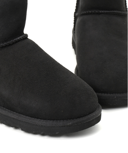 UGG(アグ)の「UGG:CLASSIC MINI(ブーツ・レディース・キャメル/ブラック・6/7/8)」の7枚目の写真