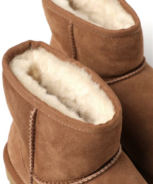 UGG(アグ)の「UGG:CLASSIC MINI(ブーツ・レディース・キャメル/ブラック・6/7/8)」の10枚目の写真