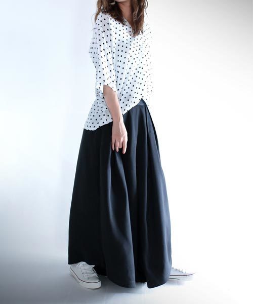 antiqua(アンティカ)の「フロントタックワイドパンツ(その他パンツ・レディース・ブラック/カーキ/グレー・FREE)」の4枚目の写真