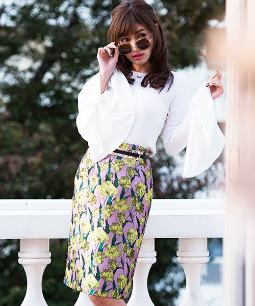 MILLION CARATS（ミリオンカラッツ）の「【小島瑠璃子さん着用】フリルスリーブニット[DRESS/ドレス]（ニット/セーター・レディース・ブラック/パープル/オフホワイト/キャメル・FREE）」の2枚目の写真