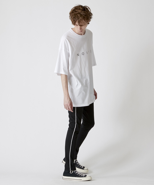 TRUNO by NOISE MAKER(トルノバイノイズメーカー)の「【定番商品】サイドライン2WAYストレッチスキニーパンツ(その他パンツ・メンズ・ブラック/ブラック×レッド/ブルー・SMALL/LARGE/X-LARGE/MEDIUM)」の2枚目の写真