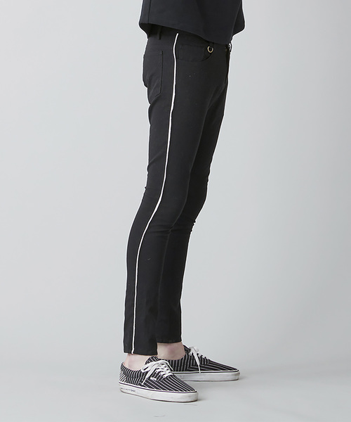 TRUNO by NOISE MAKER(トルノバイノイズメーカー)の「【定番商品】サイドライン2WAYストレッチスキニーパンツ(その他パンツ・メンズ・ブラック/ブラック×レッド/ブルー・SMALL/LARGE/X-LARGE/MEDIUM)」の11枚目の写真