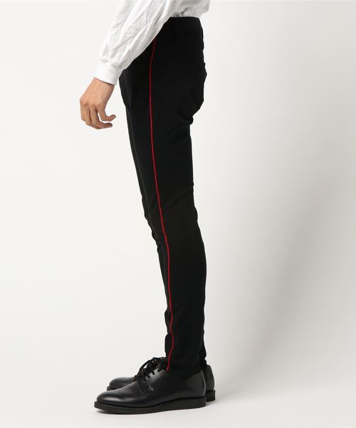 TRUNO by NOISE MAKER(トルノバイノイズメーカー)の「【定番商品】サイドライン2WAYストレッチスキニーパンツ(その他パンツ・メンズ・ブラック/ブラック×レッド/ブルー・SMALL/LARGE/X-LARGE/MEDIUM)」の4枚目の写真
