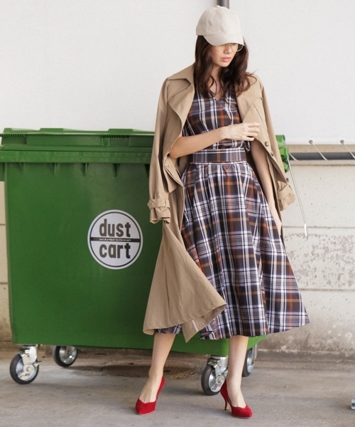 Andemiu（アンデミュウ）の「２ＷＡＹトレンチコート787028（トレンチコート・レディース・ベージュ/ネイビー・SMALL/MEDIUM）」の3枚目の写真