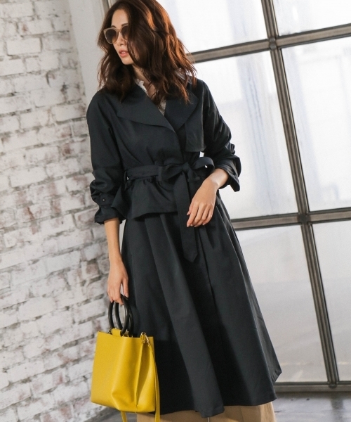 Andemiu（アンデミュウ）の「２ＷＡＹトレンチコート787028（トレンチコート・レディース・ベージュ/ネイビー・SMALL/MEDIUM）」の7枚目の写真