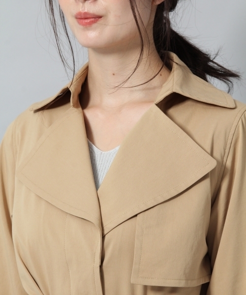 Andemiu（アンデミュウ）の「２ＷＡＹトレンチコート787028（トレンチコート・レディース・ベージュ/ネイビー・SMALL/MEDIUM）」の13枚目の写真