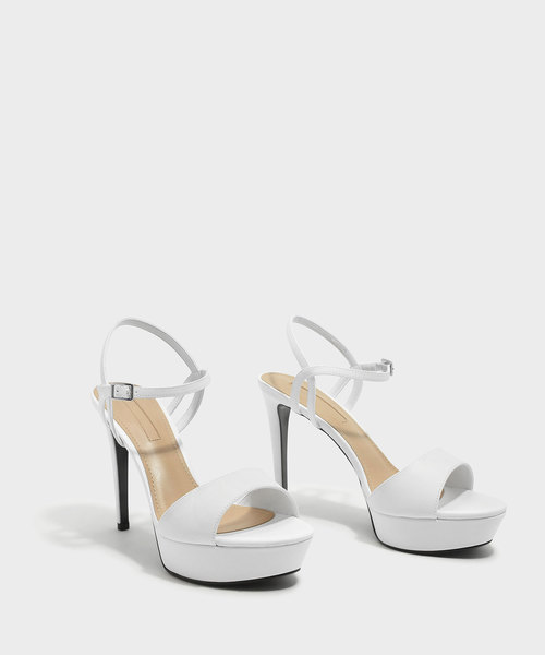 CHARLES & KEITH(チャールズ & キース)の「プラットフォームアンクルストラップサンダル / PLATFORM ANKLE STRAP SANDALS(サンダル・レディース・ブラック/ホワイト・23.5cm/22.5cm/24.5cm/23cm/25cm)」の10枚目の写真