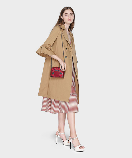 CHARLES & KEITH(チャールズ & キース)の「プラットフォームアンクルストラップサンダル / PLATFORM ANKLE STRAP SANDALS(サンダル・レディース・ブラック/ホワイト・23.5cm/22.5cm/24.5cm/23cm/25cm)」の13枚目の写真