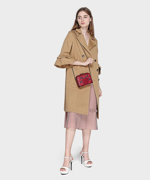 CHARLES & KEITH(チャールズ & キース)の「プラットフォームアンクルストラップサンダル / PLATFORM ANKLE STRAP SANDALS(サンダル・レディース・ブラック/ホワイト・23.5cm/22.5cm/24.5cm/23cm/25cm)」の14枚目の写真