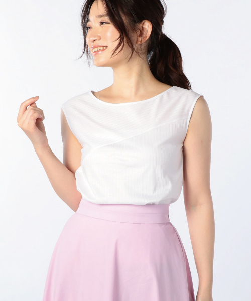 NOLLEY’S Sophi(ノーリーズソフィ)の「針抜きラウンドネックプルオーバーカットソー(Tシャツ/カットソー・レディース・ベージュ/ホワイト/ネイビー・38)」の1枚目の写真