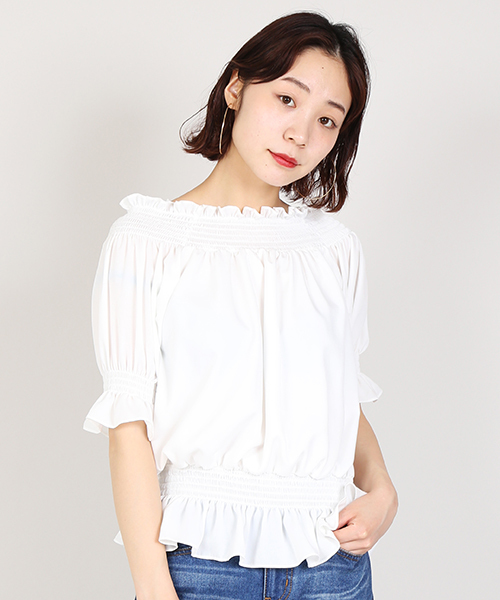 PUNYUS(プニュズ)の「半袖オフショルダーブラウス(シャツ/ブラウス・レディース・ホワイト/ブラック・1/2/3/4)」の1枚目の写真