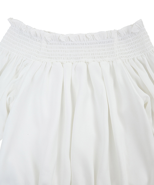 PUNYUS(プニュズ)の「半袖オフショルダーブラウス(シャツ/ブラウス・レディース・ホワイト/ブラック・1/2/3/4)」の6枚目の写真