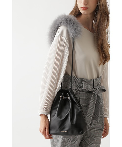 JILL STUART(ジルスチュアート)の「◆ソニアレザー巾着ショルダーバッグ(ショルダーバッグ・レディース・ブラック/ブラウン・フリ-)」の2枚目の写真