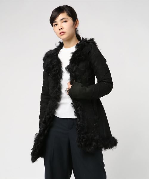 LuuNa（ルーナ）の「ラム ファー ロングコート（ムートンコート・レディース・ブラック/キャメル/ブラウン・SMALL/MEDIUM）」の2枚目の写真
