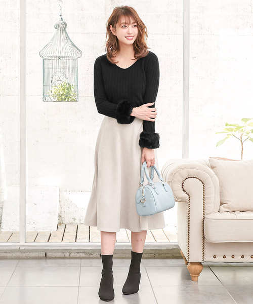KOBE LETTUCE（コウベレタス）の「袖ファー付き2way！Uネック薄手リブニットトップス＊レディース/トップス[C3268]神戸レタス（ニット/セーター・レディース・ブラック/グレー/オフホワイト/ブルー/ボルドー・FREE）」の12枚目の写真