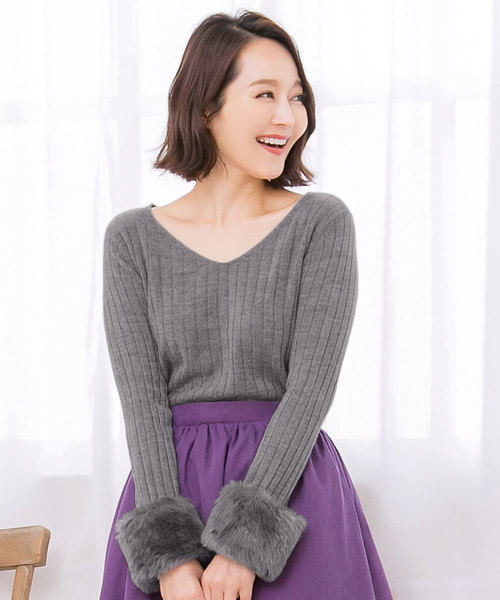 KOBE LETTUCE（コウベレタス）の「袖ファー付き2way！Uネック薄手リブニットトップス＊レディース/トップス[C3268]神戸レタス（ニット/セーター・レディース・ブラック/グレー/オフホワイト/ブルー/ボルドー・FREE）」の9枚目の写真