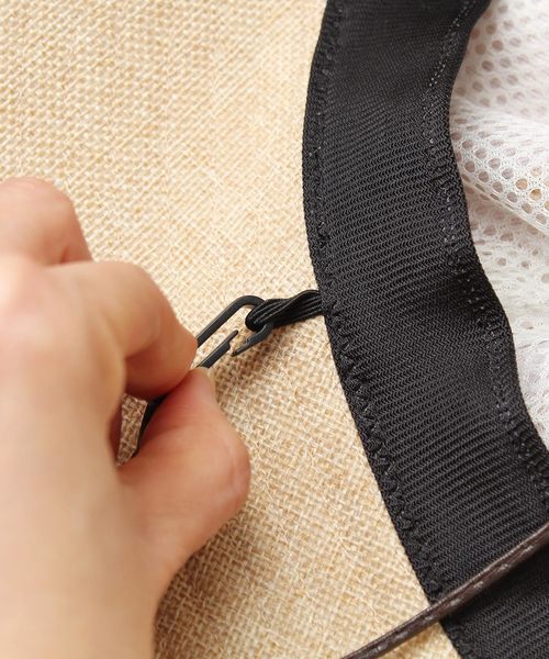 14+（イチヨンプラス）の「紐付きポリジュートUVハット（ハット・レディース・ピンク/ブラック/ブラウン/グレー/ベージュ/ダークブラウン/アッシュブラウン/パープル/グリーン/オフホワイト/ネイビー・FREE/LARGE/MEDIUM）」の17枚目の写真