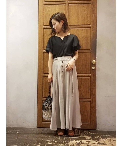 YECCA VECCA(イェッカヴェッカ)の「リヨセル裾スリットマキシ丈スカート ●(スカート・レディース・ベージュ/ネイビー/ブラウン/イエロー・FREE)」の1枚目の写真