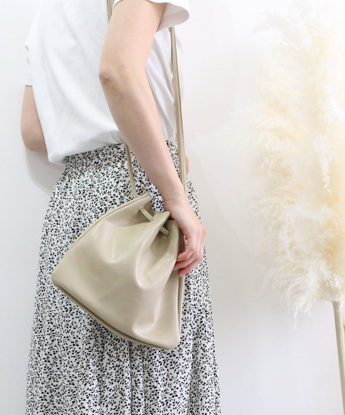 c.u.l（シーユーエル）の「【chuclla】巾着バッグ ショルダー バッグ 鞄 cha128（ショルダーバッグ・レディース・サンドベージュ/ブラック/タン・FREE）」の4枚目の写真