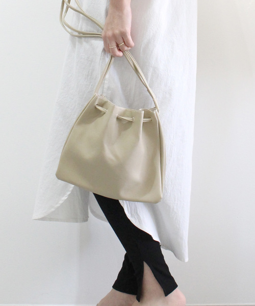 c.u.l（シーユーエル）の「【chuclla】巾着バッグ ショルダー バッグ 鞄 cha128（ショルダーバッグ・レディース・サンドベージュ/ブラック/タン・FREE）」の6枚目の写真