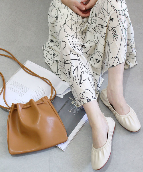 c.u.l（シーユーエル）の「【chuclla】巾着バッグ ショルダー バッグ 鞄 cha128（ショルダーバッグ・レディース・サンドベージュ/ブラック/タン・FREE）」の11枚目の写真