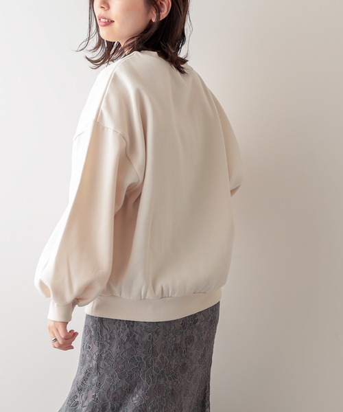 natural couture（ナチュラルクチュール）の「オトナめ袖ボリュームスウェット（Tシャツ/カットソー・レディース・アイボリー/スミクロ/ライトベージュ/ブルー/パープル・FREE）」の2枚目の写真