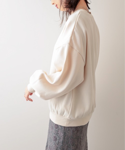 natural couture（ナチュラルクチュール）の「オトナめ袖ボリュームスウェット（Tシャツ/カットソー・レディース・アイボリー/スミクロ/ライトベージュ/ブルー/パープル・FREE）」の15枚目の写真