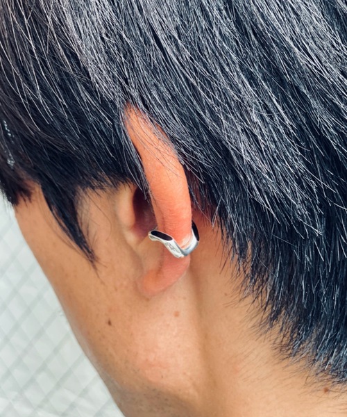 amp japan(アンプジャパン)の「【ユニセックス】ブラック リンク イヤーカフ(イヤーカフ・メンズ・シルバー×ブラック・FREE)」の4枚目の写真
