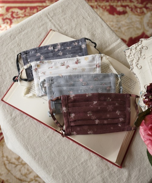 axes femme（アクシーズファム）の「スノーローズ柄マスク（マスク・レディース・ネイビー/グリーン/ワイン/キナリ・MEDIUM）」の9枚目の写真