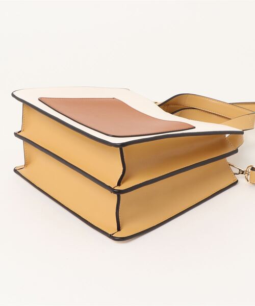 NATURAL BEAUTY BASIC（ナチュラルビューティーベーシック）の「トリカラースワローマチトート（トートバッグ・レディース・オフホワイト/ブラウン・ﾌﾘ-）」の4枚目の写真