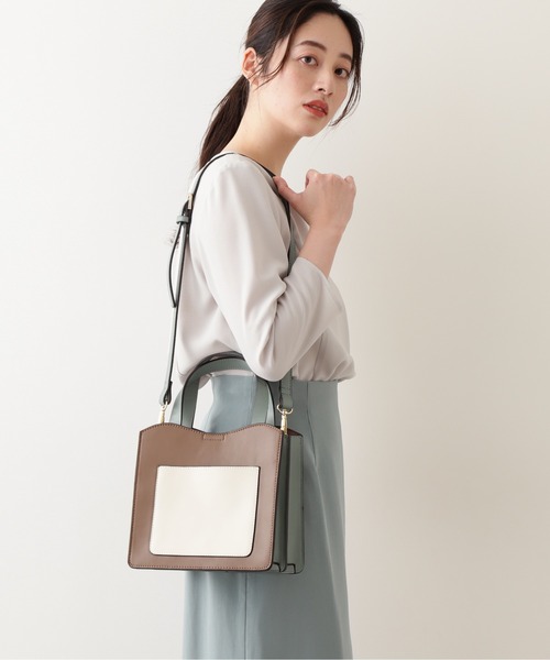 NATURAL BEAUTY BASIC（ナチュラルビューティーベーシック）の「トリカラースワローマチトート（トートバッグ・レディース・オフホワイト/ブラウン・ﾌﾘ-）」の8枚目の写真