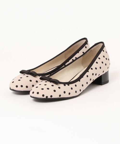 agnes b.（アニエスベー）の「リボンモチーフラウンドトゥパンプス（パンプス・レディース・ベージュ/ブラック系その他/ブラック系その他2/ブラック/ネイビー・23.5cm/24.0cm/22.5cm/24.5cm/23.0cm）」の4枚目の写真