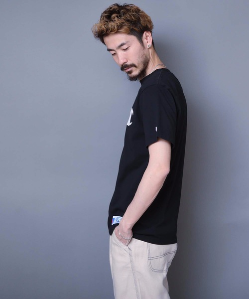 Champion(チャンピオン)の「【Champion/チャンピオン】ビッグロゴTシャツ コットン100% 自然な風合い サテンアップリケ ジョックタグ(Tシャツ/カットソー・メンズ・オレンジ/ダークグリーン/ホワイト/ネイビー/ブラック・LARGE/SMALL/MEDIUM/X-LARGE)」の14枚目の写真