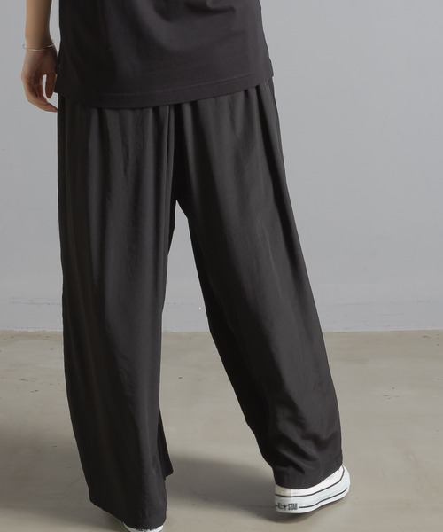 OMNES Another Edition（オムネス アナザーエディション）の「気流染めシルクタッチ ギャザーワイドパンツ（その他パンツ・レディース・ブラック/イエロー/アイボリー/ラベンダー・FREE）」の21枚目の写真