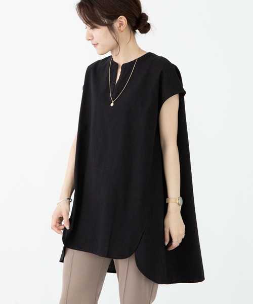 Green　Parks（グリーンパークス）の「ベルギーリネンブレンド チュニック＊（シャツ/ブラウス・レディース・オフホワイト/ピンク/サックスブルー/ブラック・FREE）」の2枚目の写真