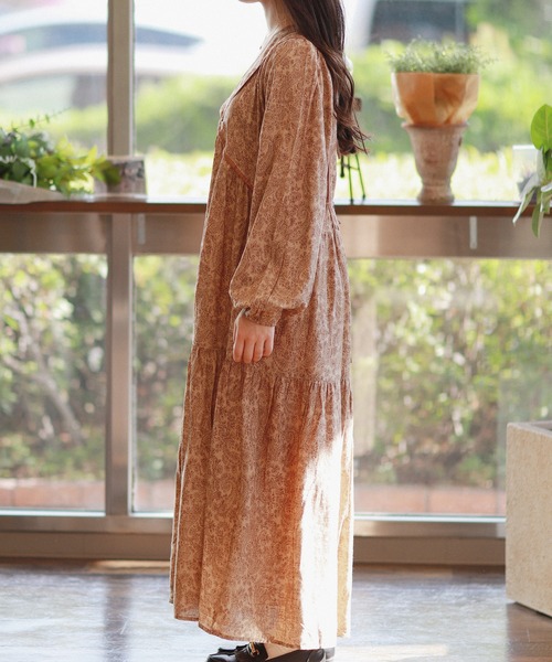 Monocoro toppi(モノコロトッピ)の「ペイズリー ティアード ロングワンピース(ワンピース・レディース・ベージュ/チャコールグレー/オフホワイト・フリー)」の17枚目の写真