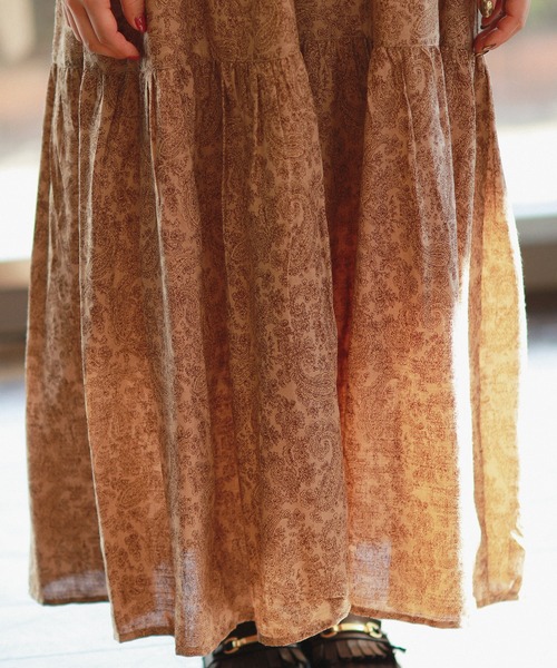 Monocoro toppi(モノコロトッピ)の「ペイズリー ティアード ロングワンピース(ワンピース・レディース・ベージュ/チャコールグレー/オフホワイト・フリー)」の10枚目の写真