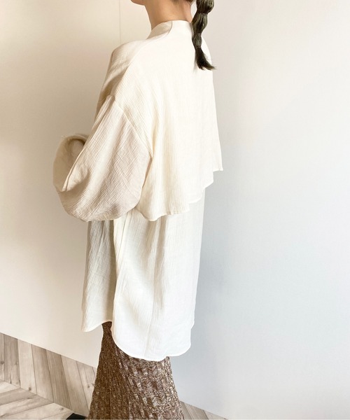 y/m by RIKA（イムバイリカ）の「楊柳ケープシャツ（シャツ/ブラウス・レディース・アイボリー/ブラック・FREE）」の8枚目の写真